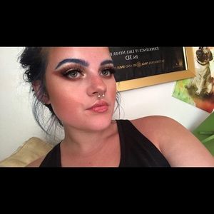 Meet your Posher, Alexis